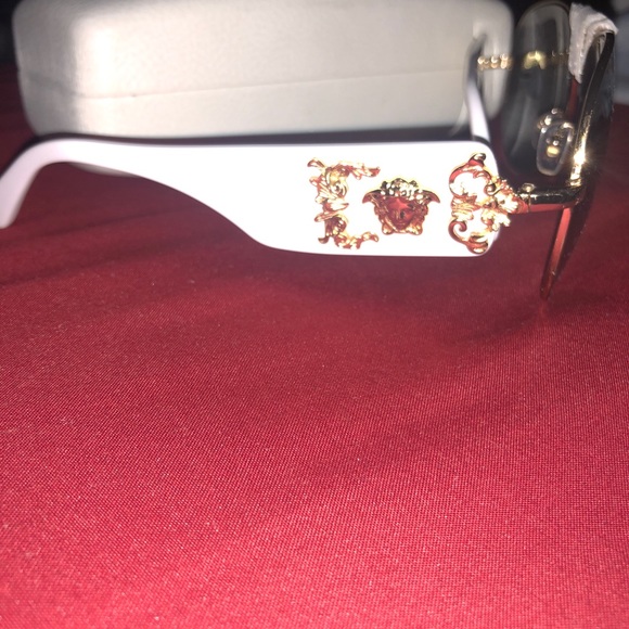 Versace sunglasses - Picture 3 of 3
